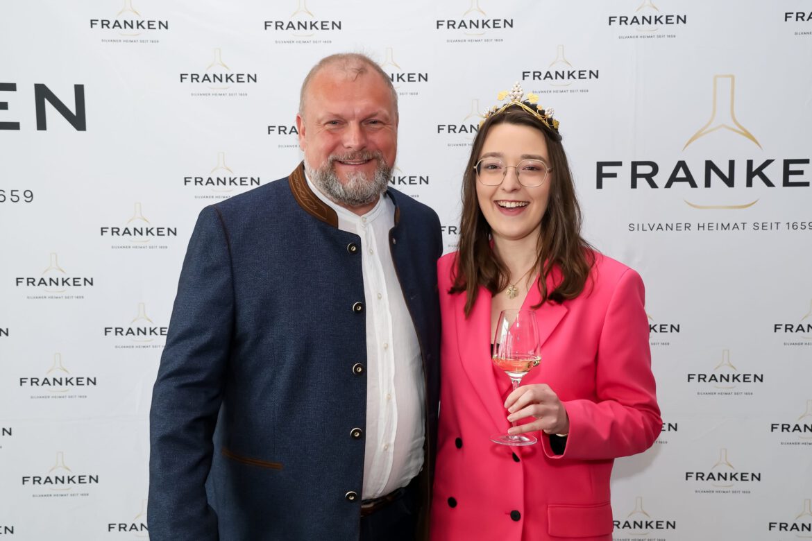 67_FränkischeWeinkönigin_0054 by Rudi Merkl (1)